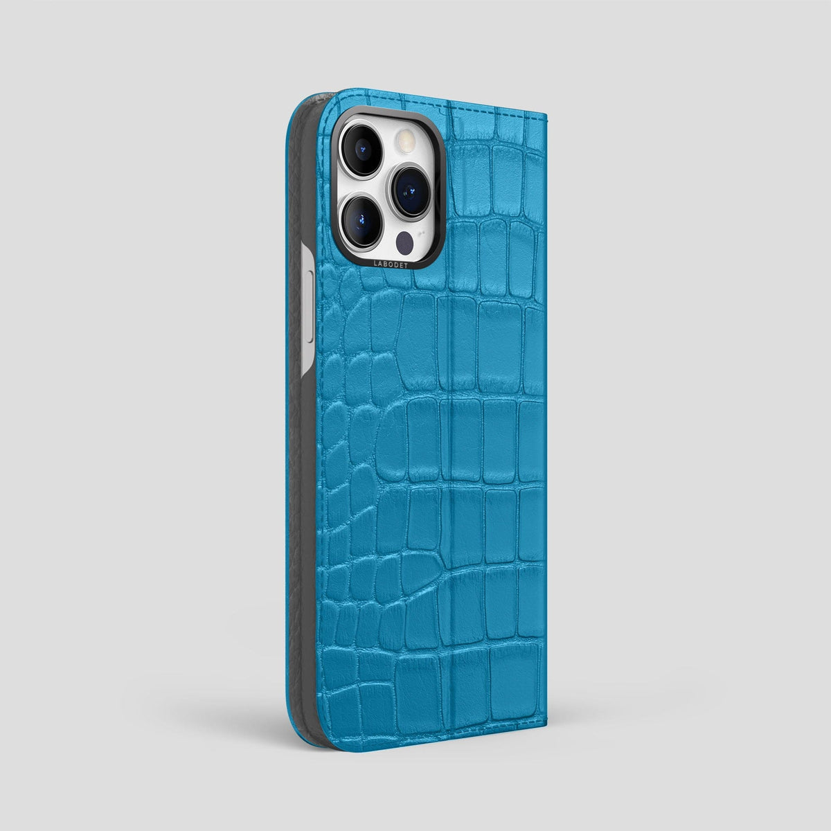 Curaçao-Blue iPhone 15 Pro Max Folio Stand Alligator with Black Metal -1 | Curaçao-Blue-Black