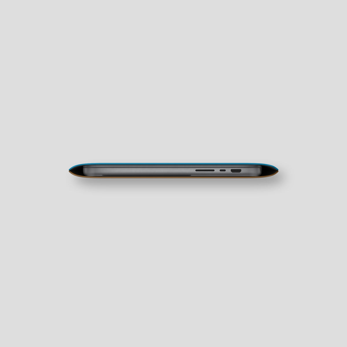 Curaçao-Blue Sleeve For MacBook Air 15-inch (2023 / 2024) Alligator with Black Metal -4 | Curaçao-Blue-Black
