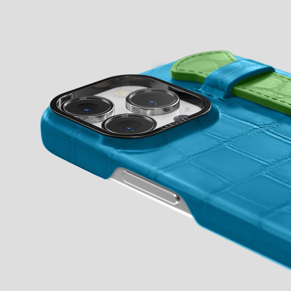 Curaçao-Blue-Apple-Green iPhone 15 Pro Max Strap Case Alligator with Black Metal -5 | Curaçao-Blue-Apple-Green-Black