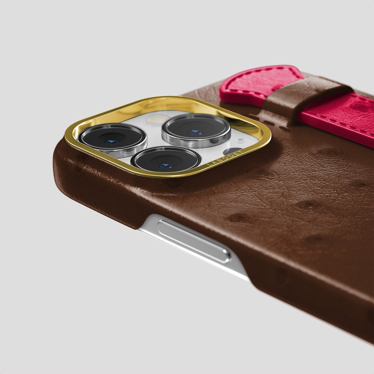 Chocolate-Bordeaux iPhone 15 Pro Handle Case Colore Ostrich with Gold Metal -6 | Chocolate-Bordeaux-Gold