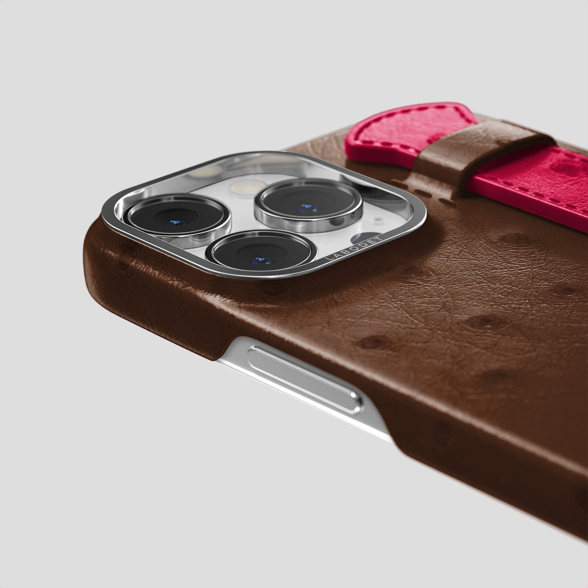 Chocolate-Bordeaux iPhone 15 Pro Handle Case Colore Ostrich with Steel Metal -6 | Chocolate-Bordeaux-Steel