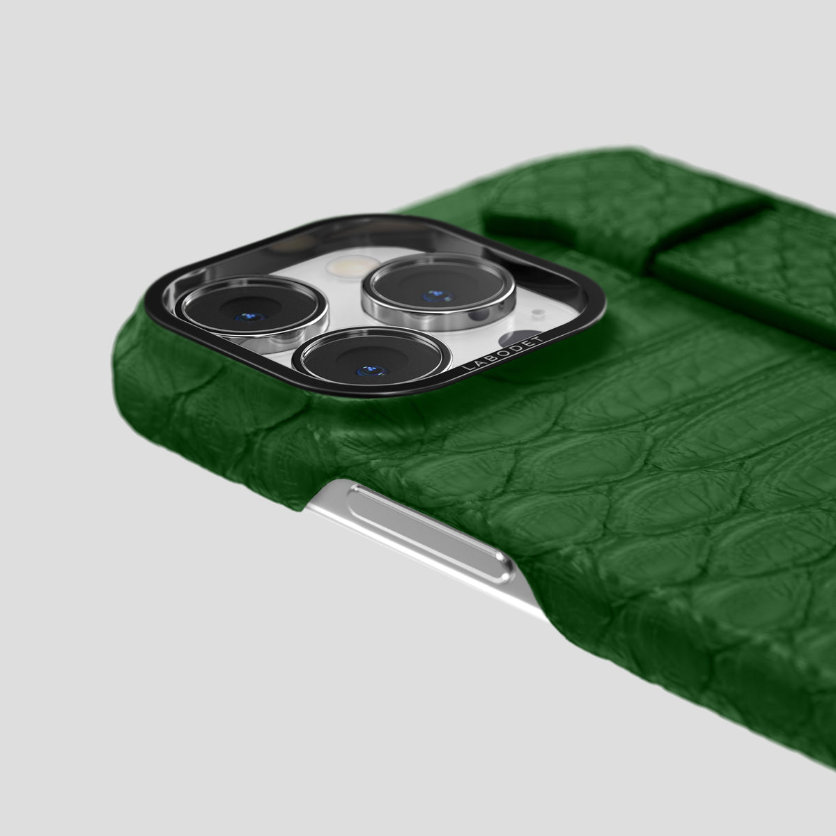 Green iPhone 15 Pro Max Handle Case Python with Black Metal -6 | Green-Black