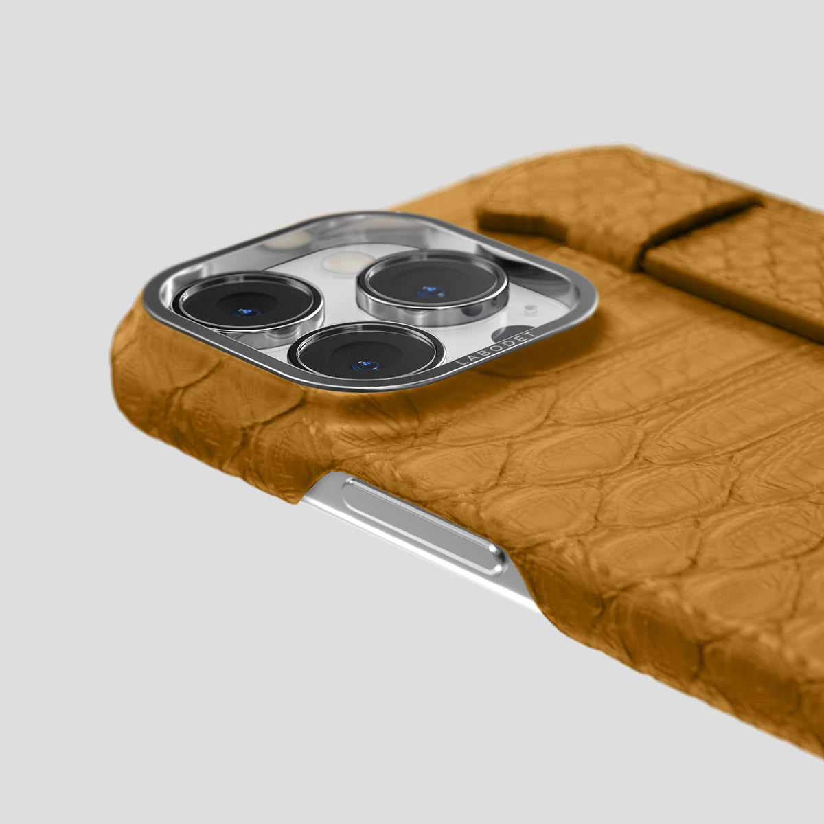 Honey iPhone 15 Pro Max Handle Case Python with Steel Metal -6 | Honey-Steel