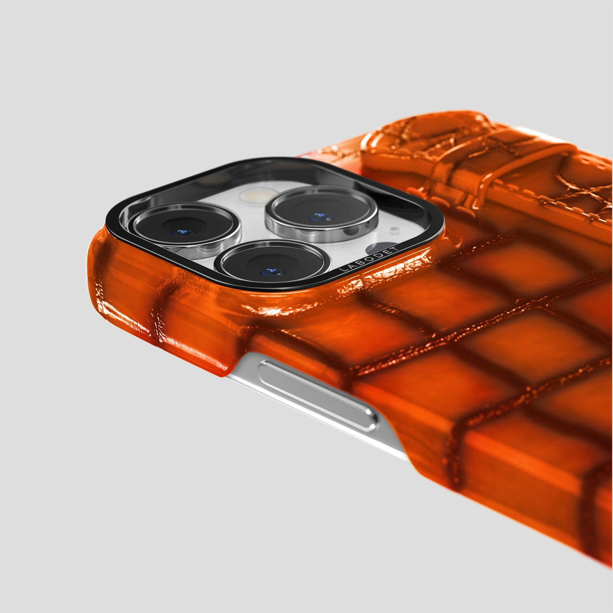 Clay-Court iPhone 15 Pro Strap Case Patina Alligator with Black Metal -6 | Clay-Court-Black