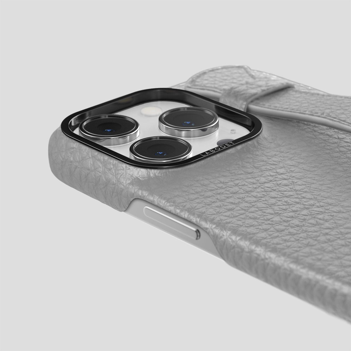 Nuage iPhone 15 Pro Max Strap Case Calf with Black Metal -6 | Nuage-Black