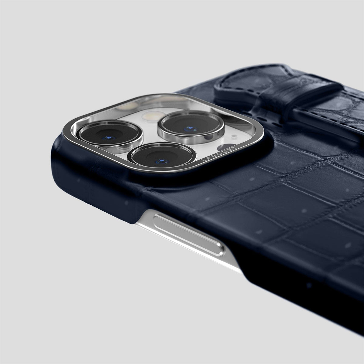 Deep Blue Sea iPhone 15 Pro Max Strap Case Porosus Crocodile with Steel Metal -6 | Deep-Blue-Sea-Steel