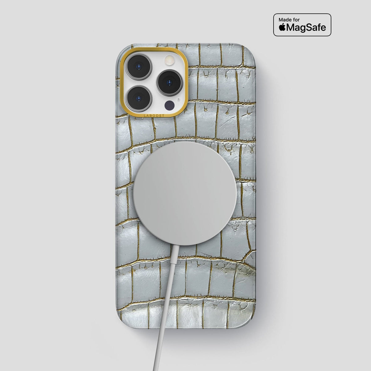 Arctic iPhone 13 Pro Max Himalaya Classic Case with Gold Metal -4 | Arctic-Gold
