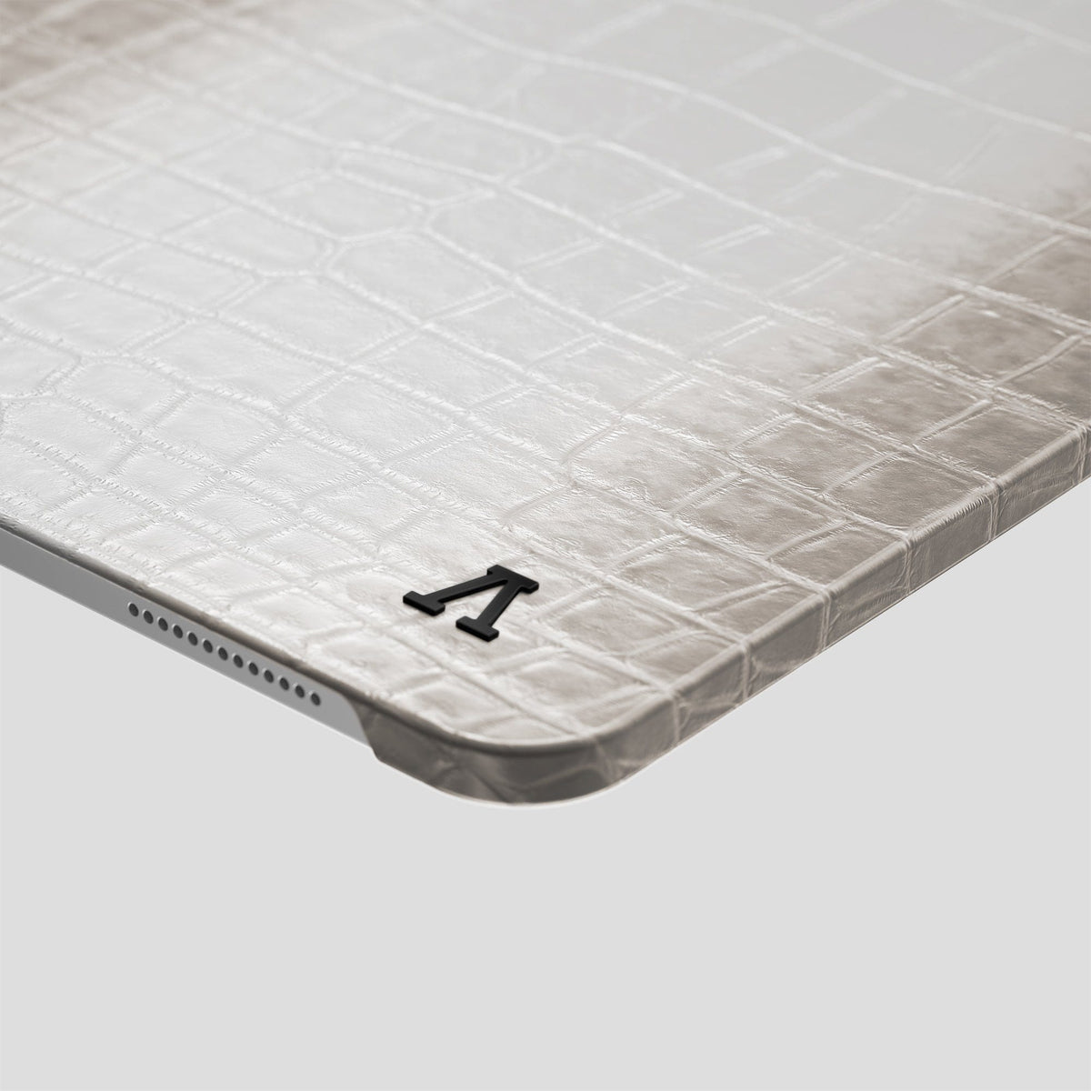 Light iPad Pro 11-inch Case Himalayan Crocodile with Black Metal -5 | Light-Black