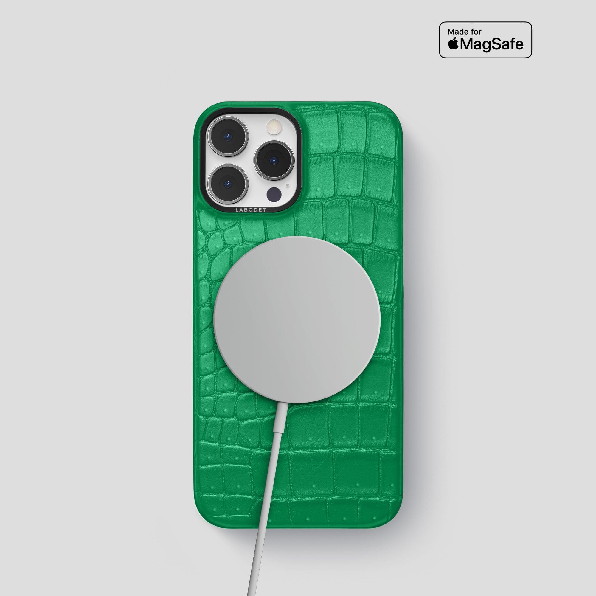 classic-iphone-14-pro-porosus-